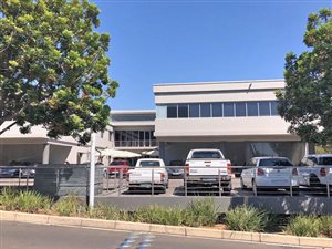 4000 m² Commercial space in Woodmead