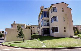 2 Bedroom Apartment in Strand Central