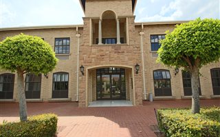 311 m² Office Space in Bryanston