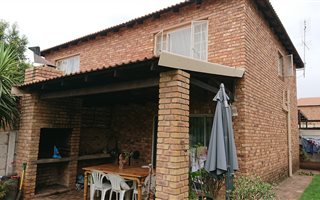 2 Bedroom Duplex in Allens Nek