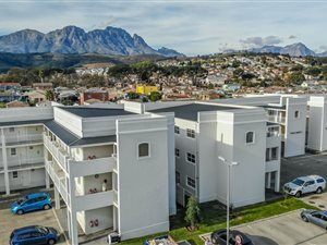 2 Bed Apartment in Nuutgevonden