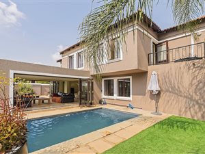 3 Bed House in Cedar Lakes