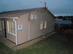 2 Bed House in Trenance Manor