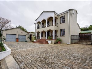 5 Bed House in Oatlands North