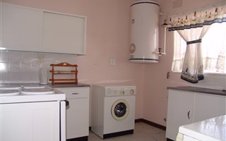 1 Bedroom Flat in Benoni CBD