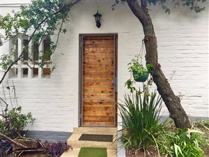 2 Bedroom Garden Cottage in Craighall Park