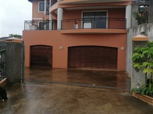 6 Bed House in Valdin Heights