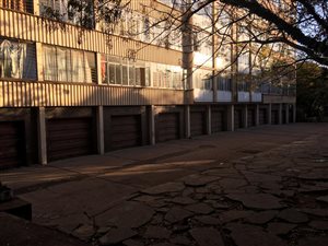 2.5 Bed Flat in Arcadia