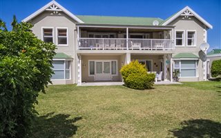 4 Bedroom Apartment in River Club