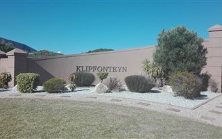 732 m² Land available in Klipfonteyn