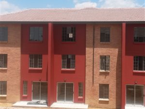 2 Bed Apartment in Rooihuiskraal