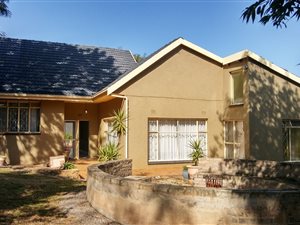 4 Bed House in Quellerina