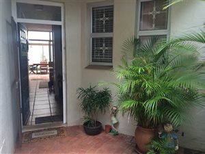 3 Bed Duplex in Sunningdale