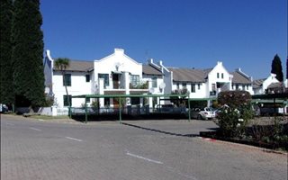 2 Bedroom Apartment in Marais Steyn Park