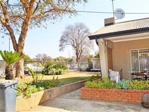 4 Bed House in Roseville