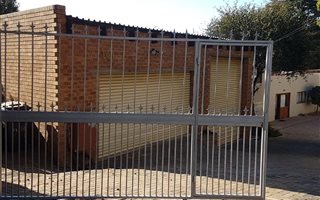 1 Bedroom House in Northcliff