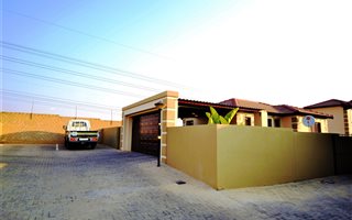 2 Bedroom Townhouse in Arundo Estate