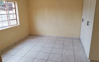 1 Bedroom Flat in Witpoortjie