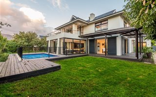 5 Bedroom House in Pearl Valley