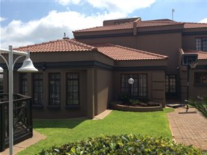 6 Bed House in Sterpark