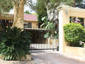 4 Bed House in Waterkloof Glen