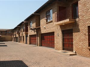 3 Bed Duplex in Greenhills