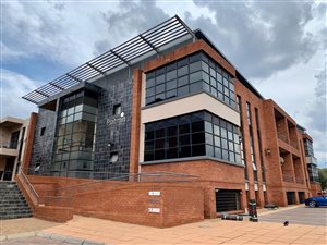 157 m² Office Space in Eco Park