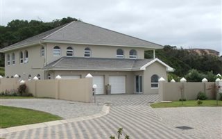 5 Bedroom House in West Bank