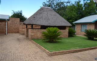 2 Bedroom Townhouse in Erasmus