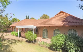 5 Bedroom House in Birchleigh North