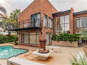 5 Bed House in Eldoraigne