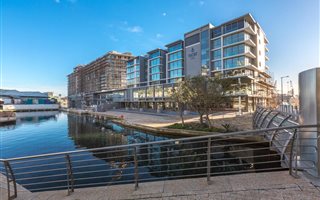1 Bedroom Apartment in Foreshore