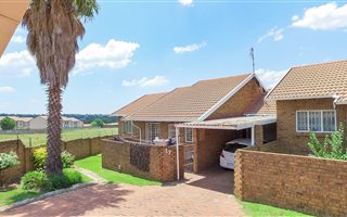 3 Bedroom Townhouse in Norkem Park