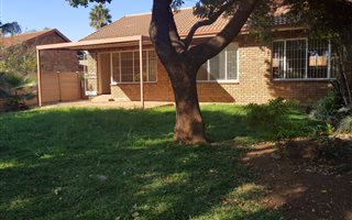 2 Bedroom House in Doornpoort and surrounds