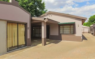 17 Bedroom House in Die Bult