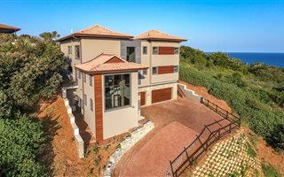 4 Bedroom House in Westbrook
