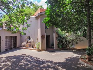 11 Bed House in Amandasig