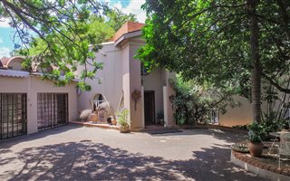 11 Bedroom House in Amandasig