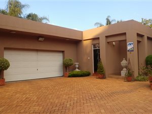 3 Bed House in Waterkloof Park