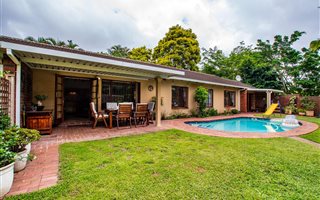 4 Bedroom Simplex in Cowies Hill Park