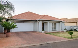 3 Bedroom House in Rose Acres Estate