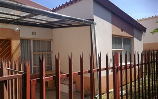 2 Bedroom Simplex in Ridgeway