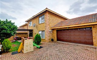 4 Bedroom Townhouse in Honeydew Manor