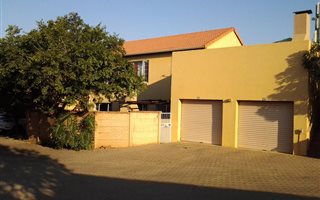 2 Bedroom Apartment in Willow Park Manor
