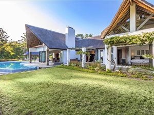6 Bed House in Worlds View