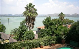 6 Bedroom House in Kosmos Village