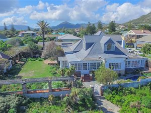 3 Bed House in Kommetjie