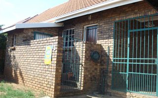 3 Bedroom House in Suiderberg