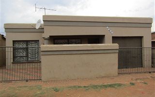 3 Bedroom House in Etwatwa