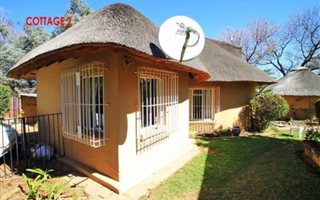 2 Bedroom Garden Cottage in Blue Hills